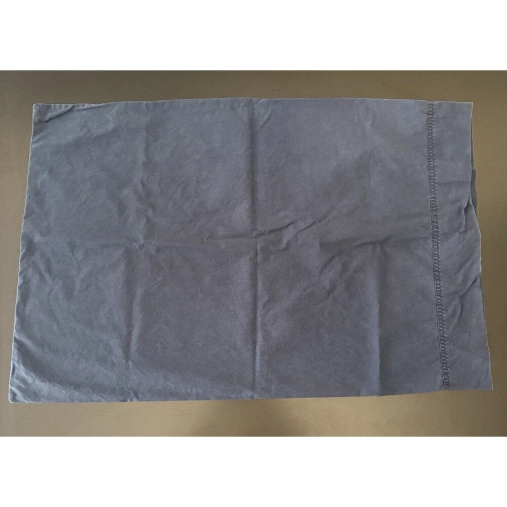 Tommy Hilfiger Standard Pillowcases (2)  100 % Cotton Vintage